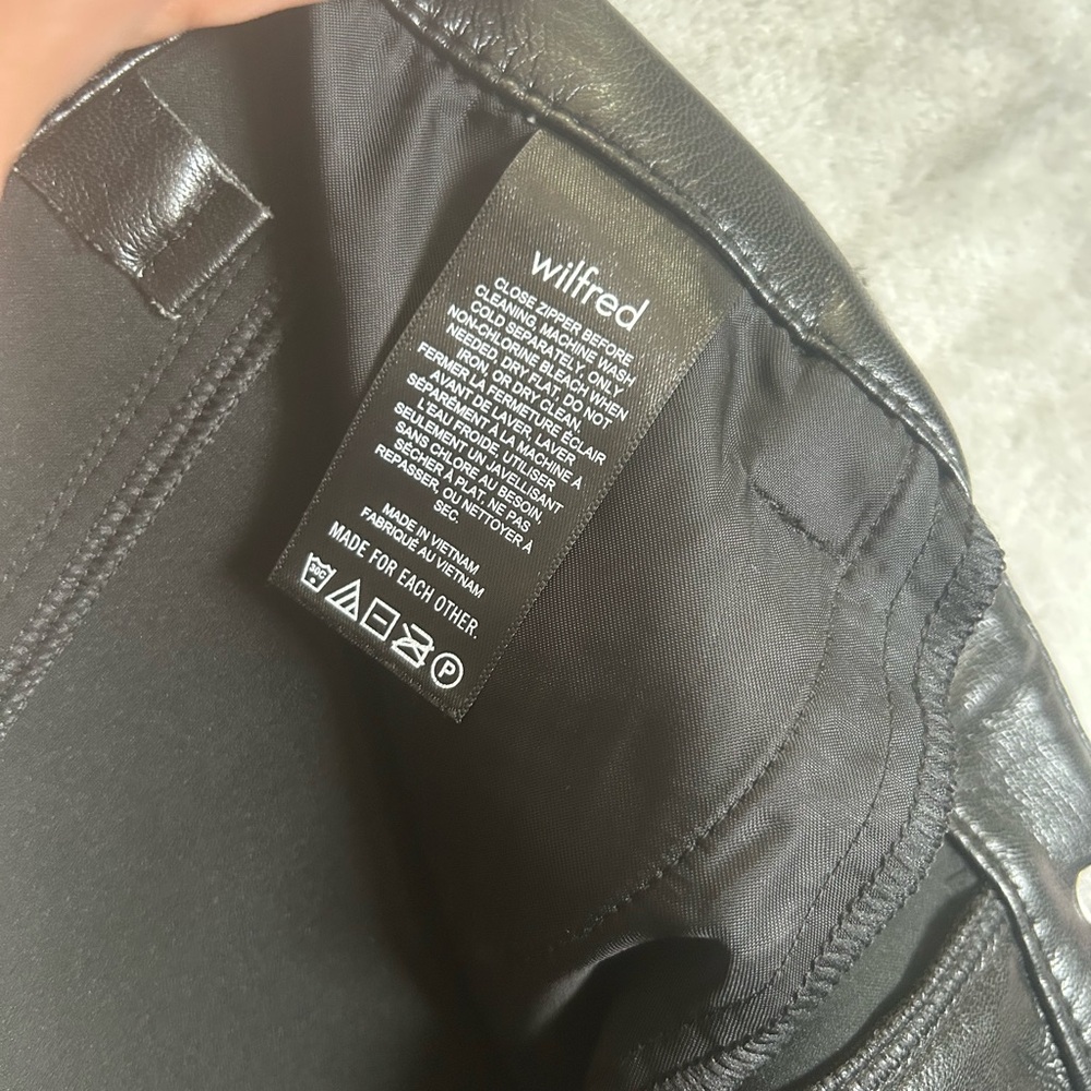 Aritzia Wilfred Sleek Black Straight Leg faux leather Jeans - Picture 8 of 11